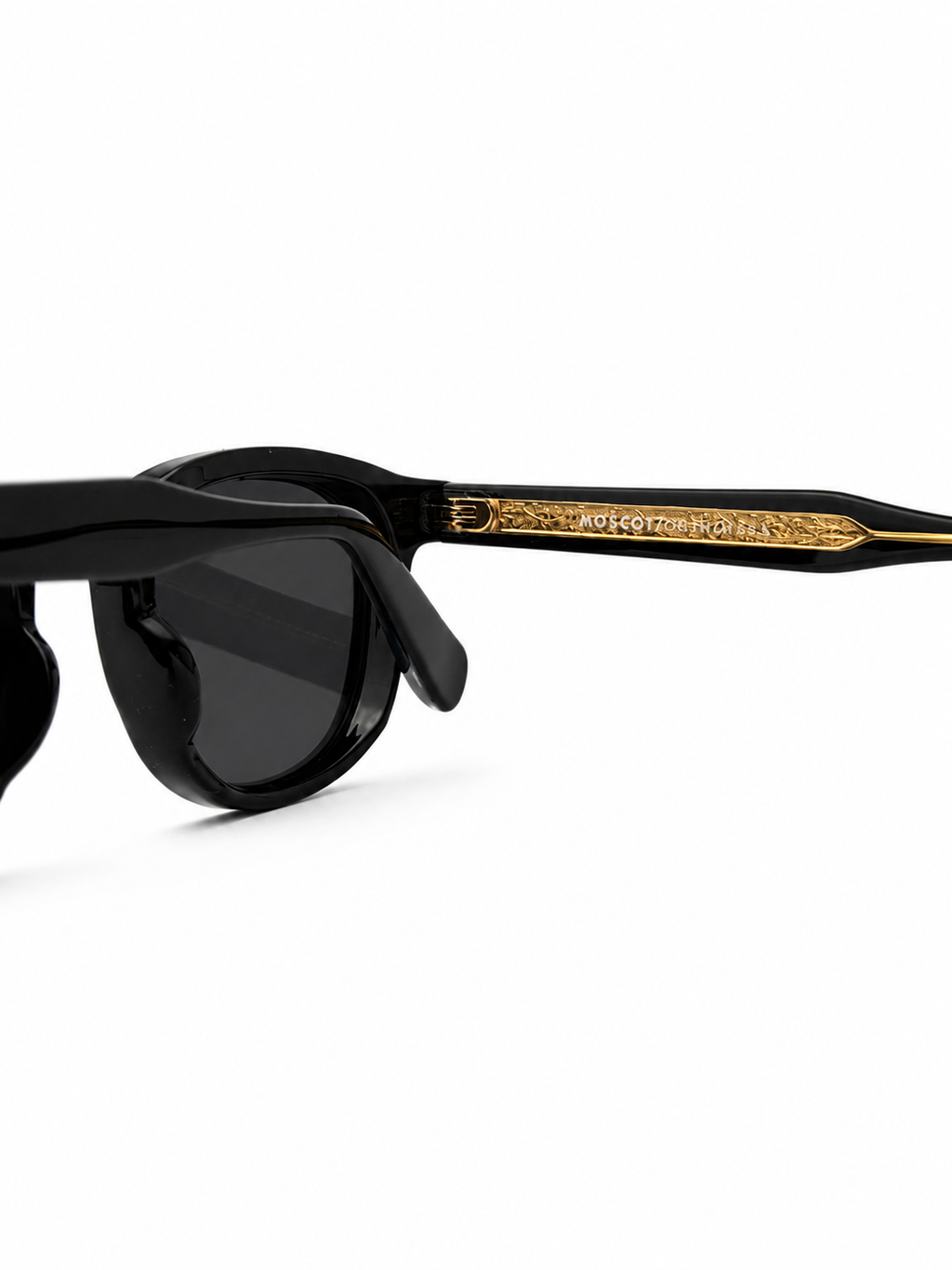 MOSCOT -