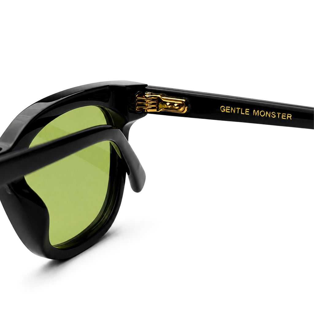 GENTLE MONSTER -