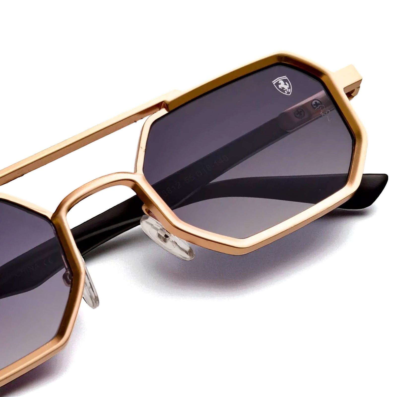 Ray-Ban 05 Gold Black.